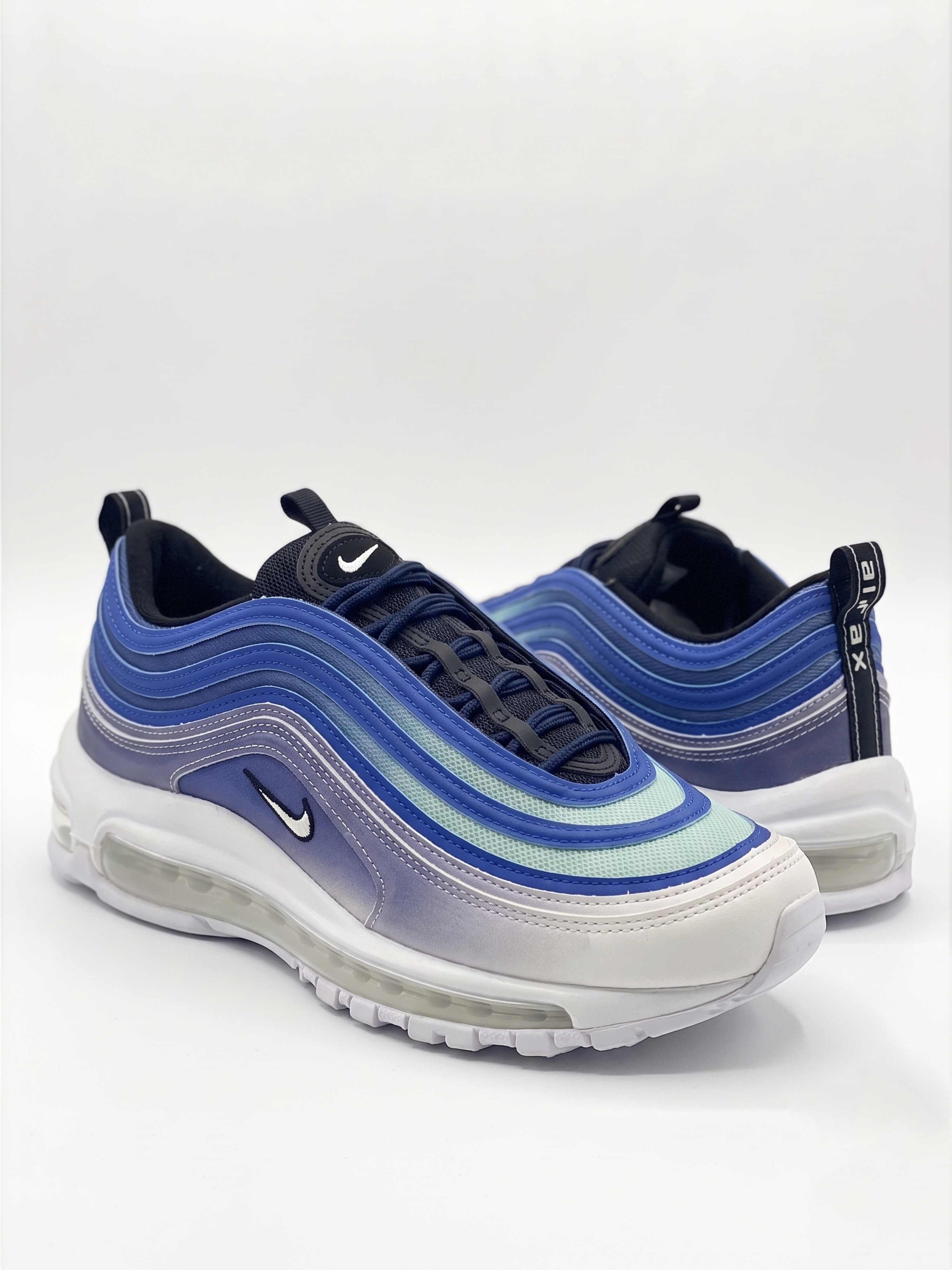 سنيكرز ميرور - AIR MAX