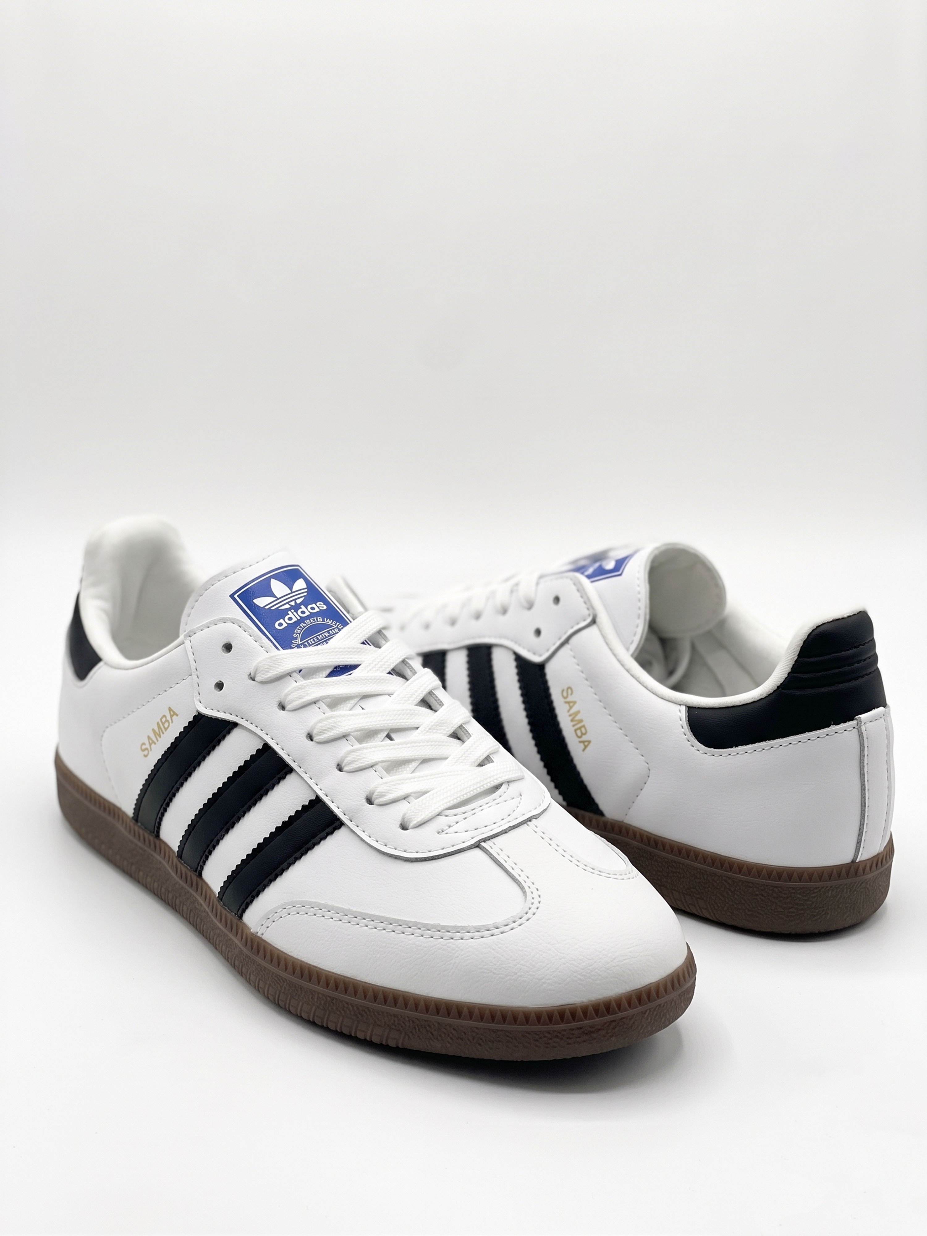 كوتشي ADIDAS SAMPA